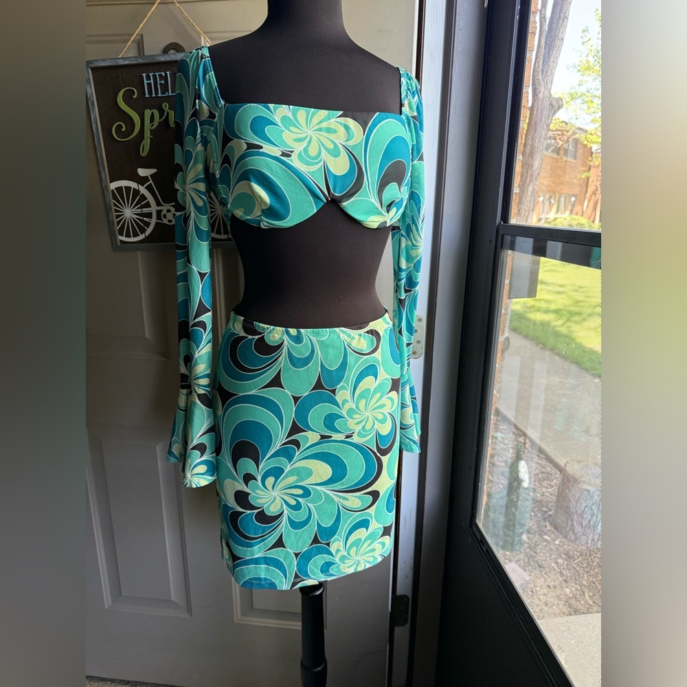 Princess Polly mesh psychedelic floral bell sleeve coord set, size 10 medium